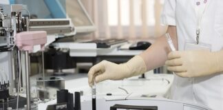 Co traci pracownik zatrudniony na pół etatu?