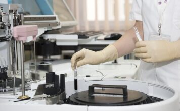 Co traci pracownik zatrudniony na pół etatu?