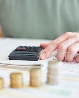 Moc bierna – ukryty koszt i techniczne wyzwanie. Kompletny przewodnik dla świadomego przedsiębiorcy Moc bierna – ukryty koszt i techniczne wyzwanie. Kompletny przewodnik dla świadomego przedsiębiorcy